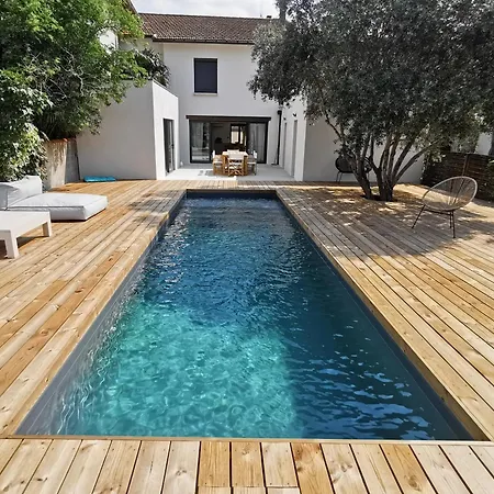 La De L'ecole ! Piscine, Jardin, Garage, Clim ! Villa *